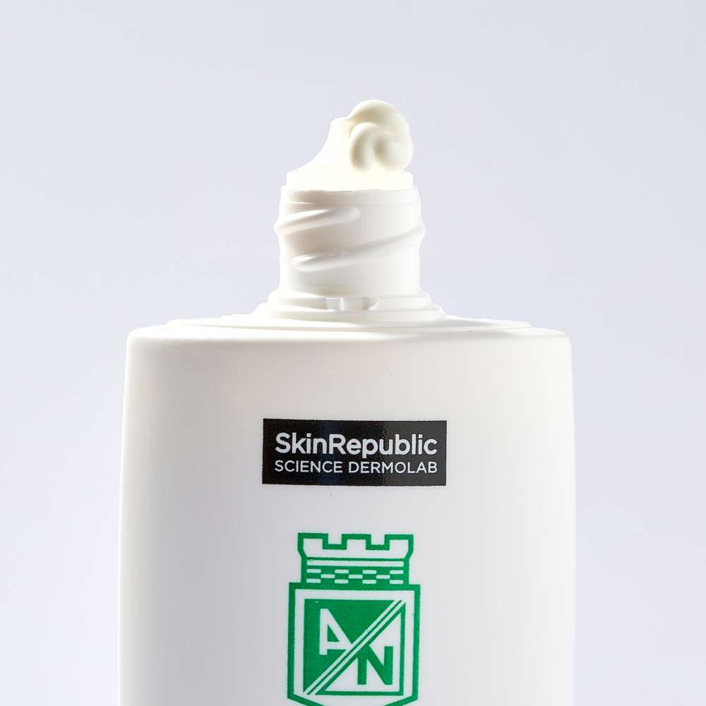 SKINREPUBLIC Protector Solar Atlético Nacional SPF 50 x 50 m (4)